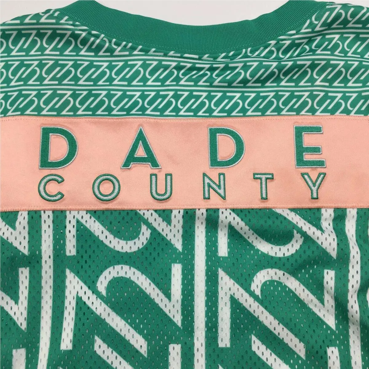 Nike clothing - Green (UPC: 193153650748) 5
