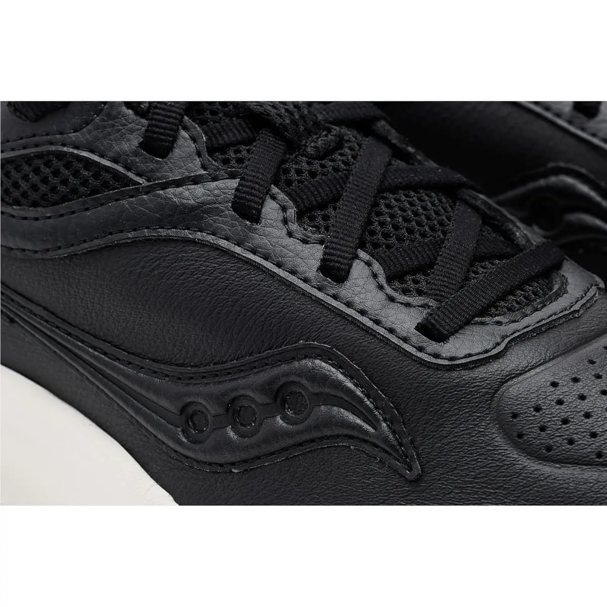 Saucony shoes - Triple Black 11