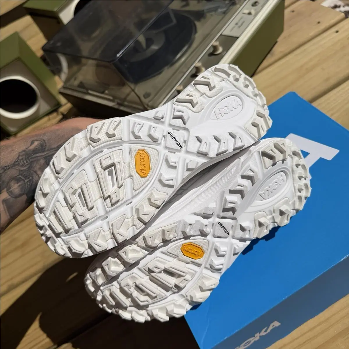 Hoka shoes - Hoka One One Mafate 2 - 1126851 WLRC - White 5
