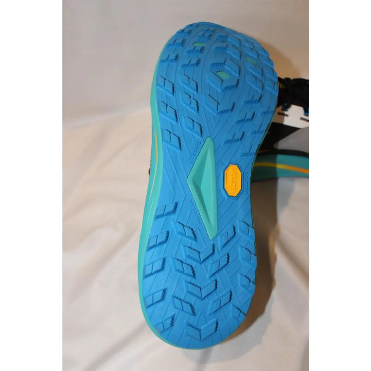 Hoka shoes - BLACK CERAMIC 4