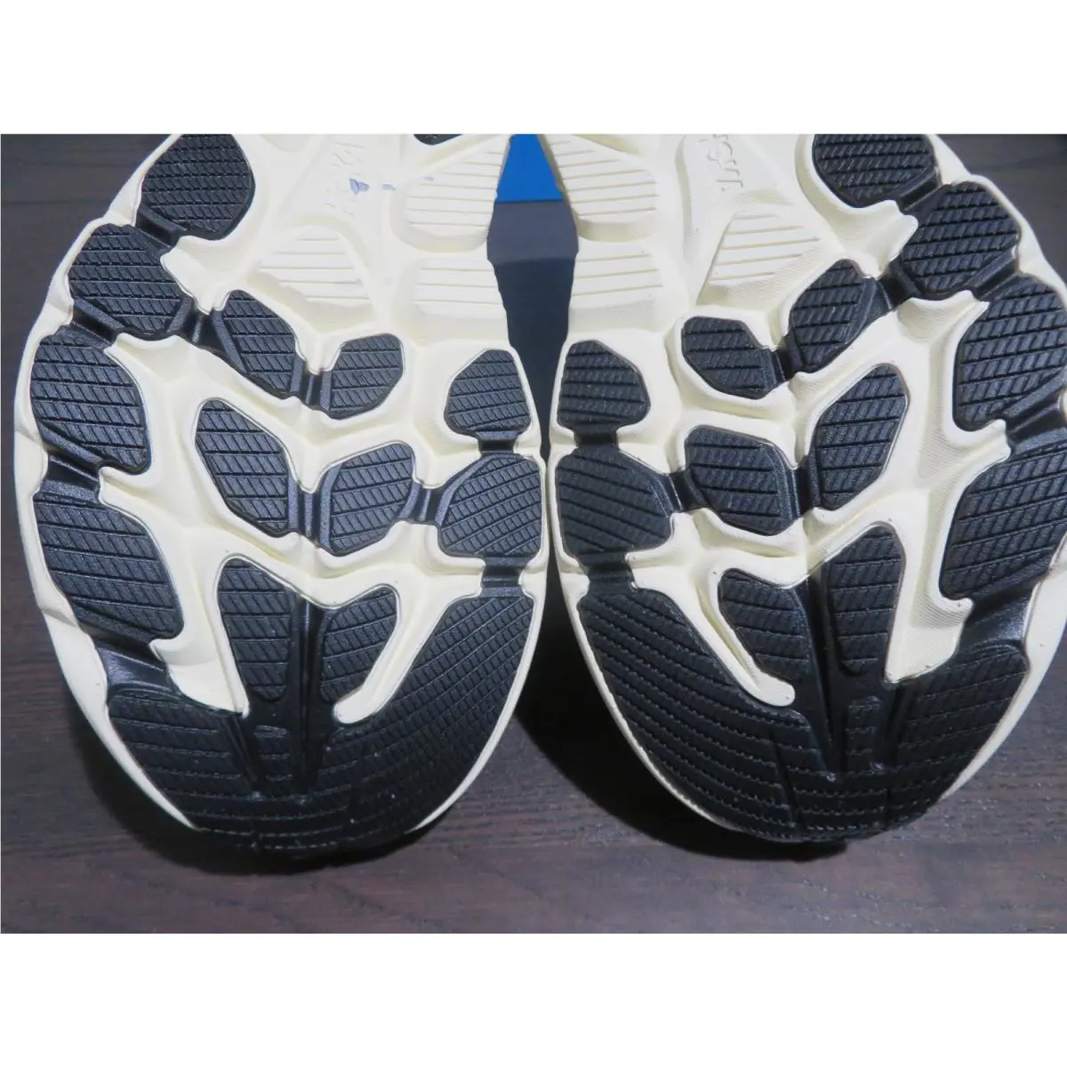 Hoka shoes - Hoka One One Clifton 10 - Gray 5