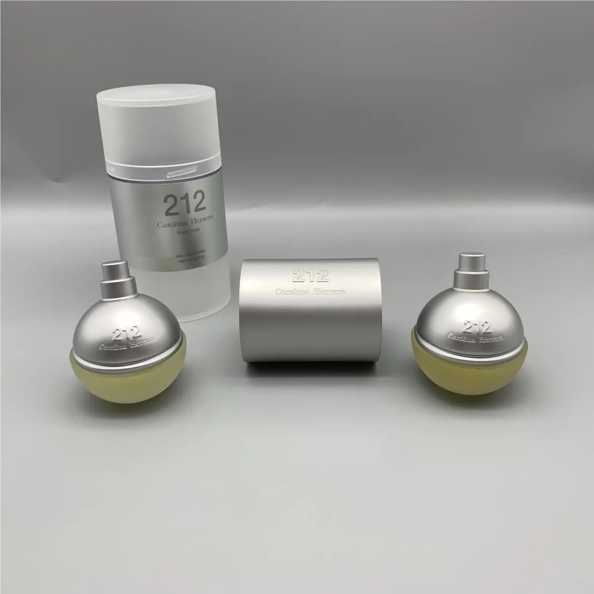 Vintage Carolina Herrera 212 Womens Spray 3.4 Oz 100ml Eau De Toilette 1997