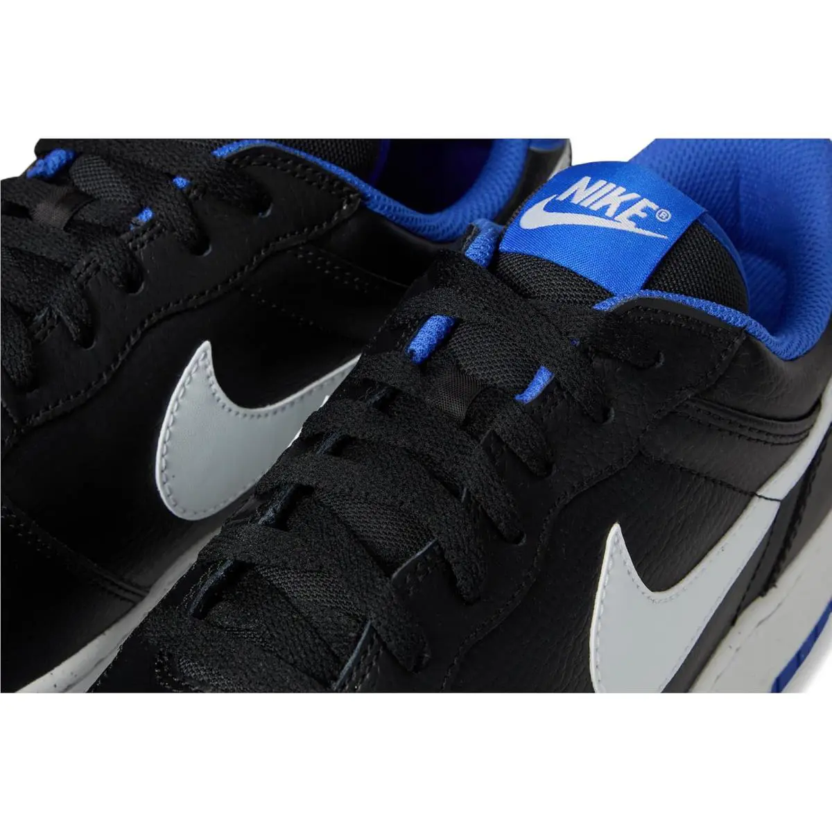 Nike shoes - Black/White 11