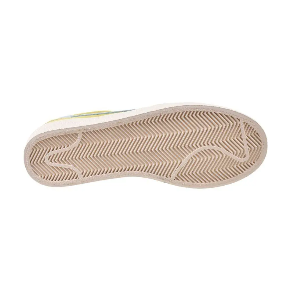 Nike shoes - Saturn Gold/Sail/Royal Tint 4