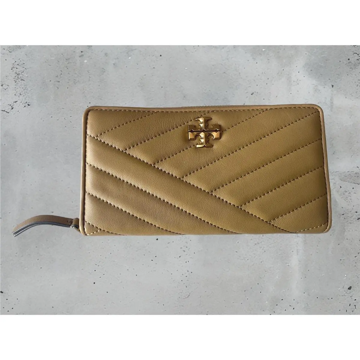 Tory Burch Kira Chevron Leather Zip Around Continental Wallet Almond Authntc