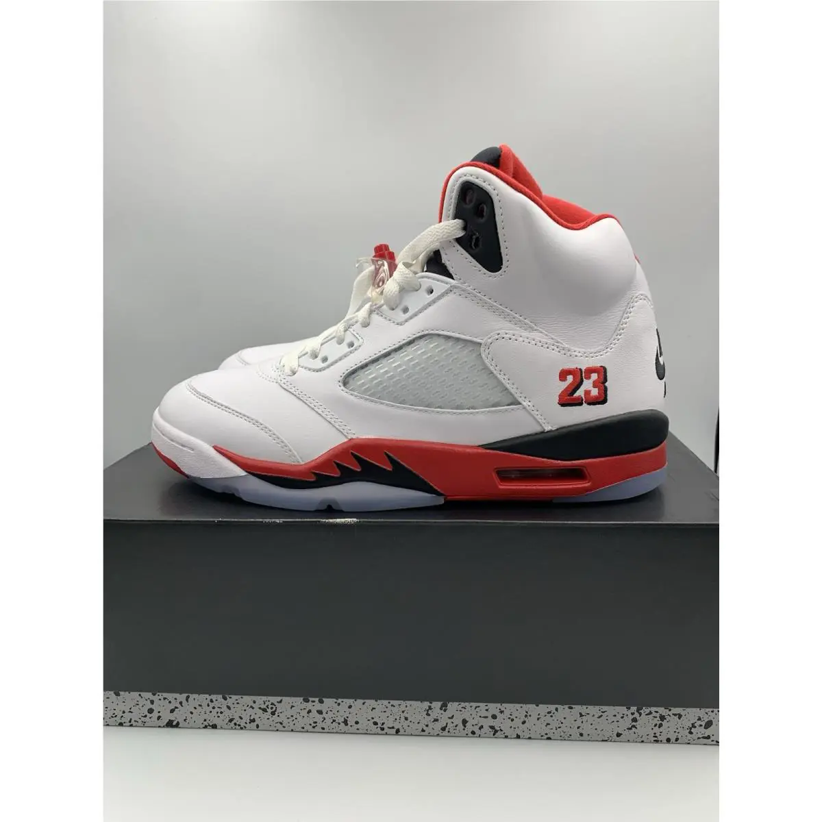 Nike Air Jordan 5 Black Tongue Shoes White Fire Red HQ7978-101 Mens 9.5
