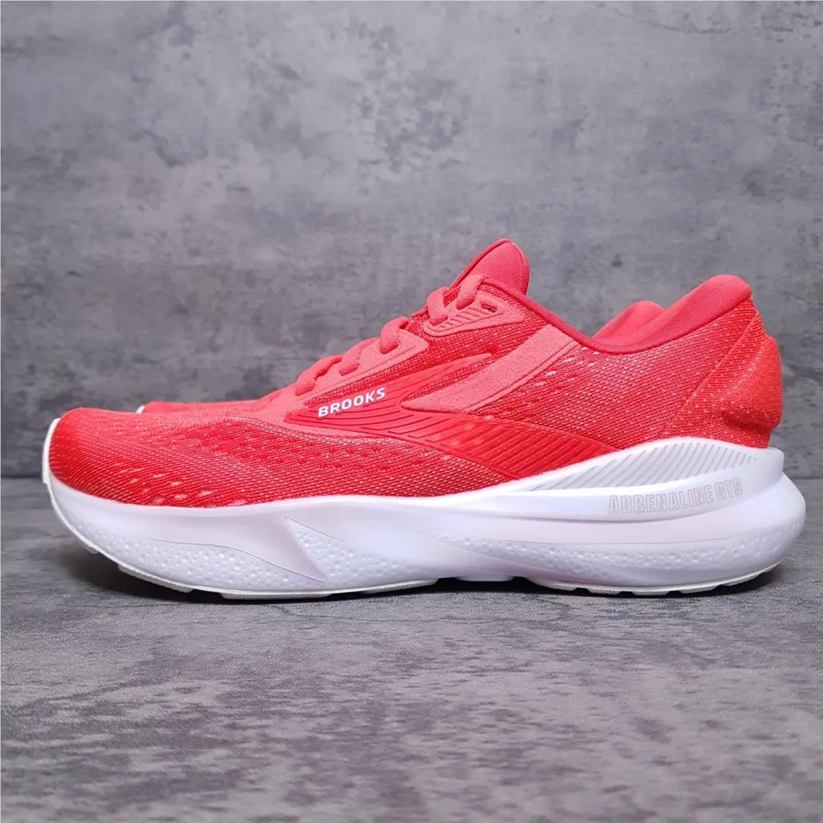 Brooks Adrenaline Gts 24 Running Shoes Womens Size 6 Cayenne Red Pink