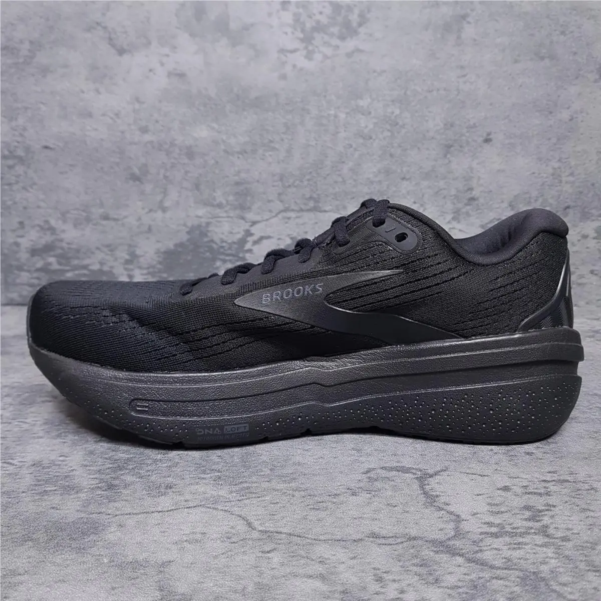 Brooks shoes - Brooks Ghost Max 2 - Ghost Max - 120420-1B-020 - Black 0