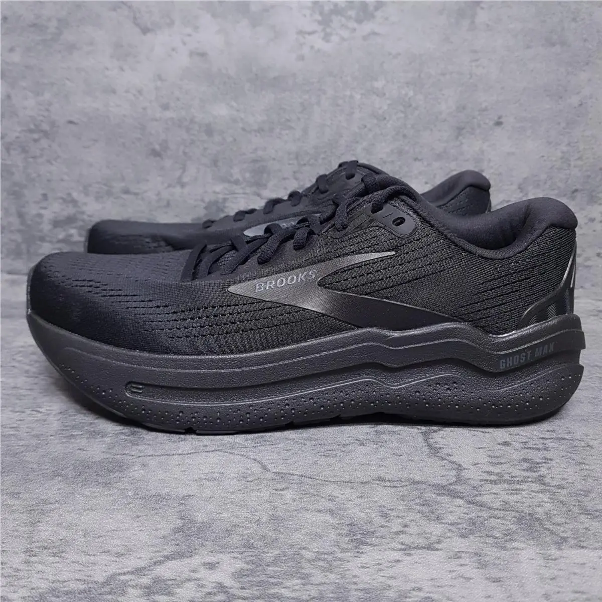 Brooks Ghost Max 2 Running Shoes Womens Size 9.5 B Black Ebony