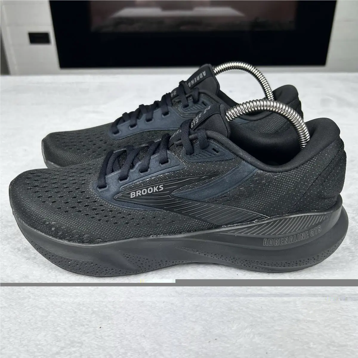 Brooks shoes - Brooks Adrenaline GTS 24 - Adrenaline GTS - 110437-1D-020 - Black (UPC: 0195394531763) 1