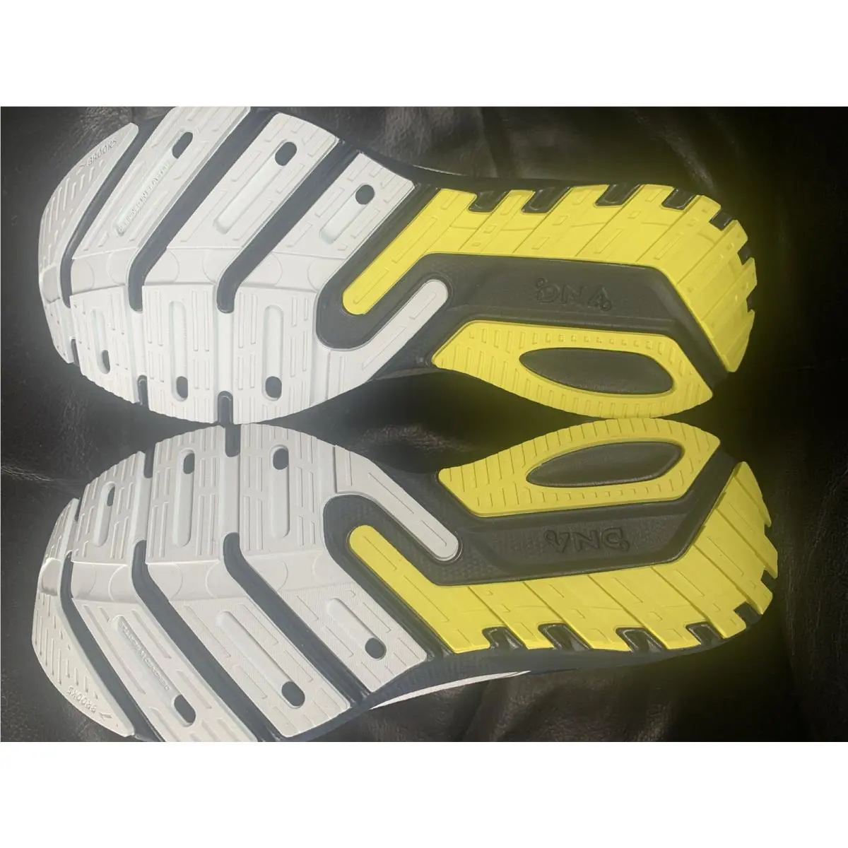 Brooks shoes - Brooks Launch 10 - Launch - Blue 3