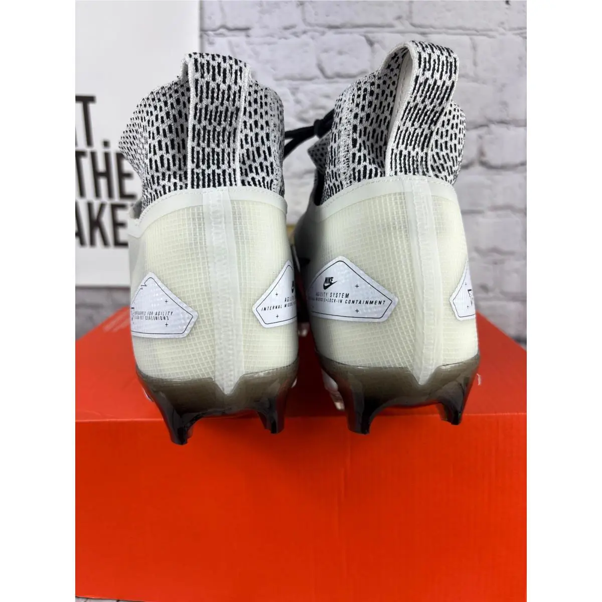Nike shoes - White 3