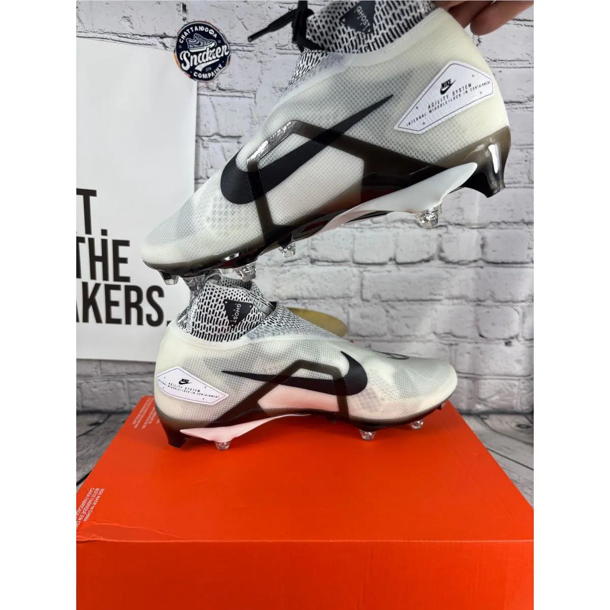 Nike shoes - White 4