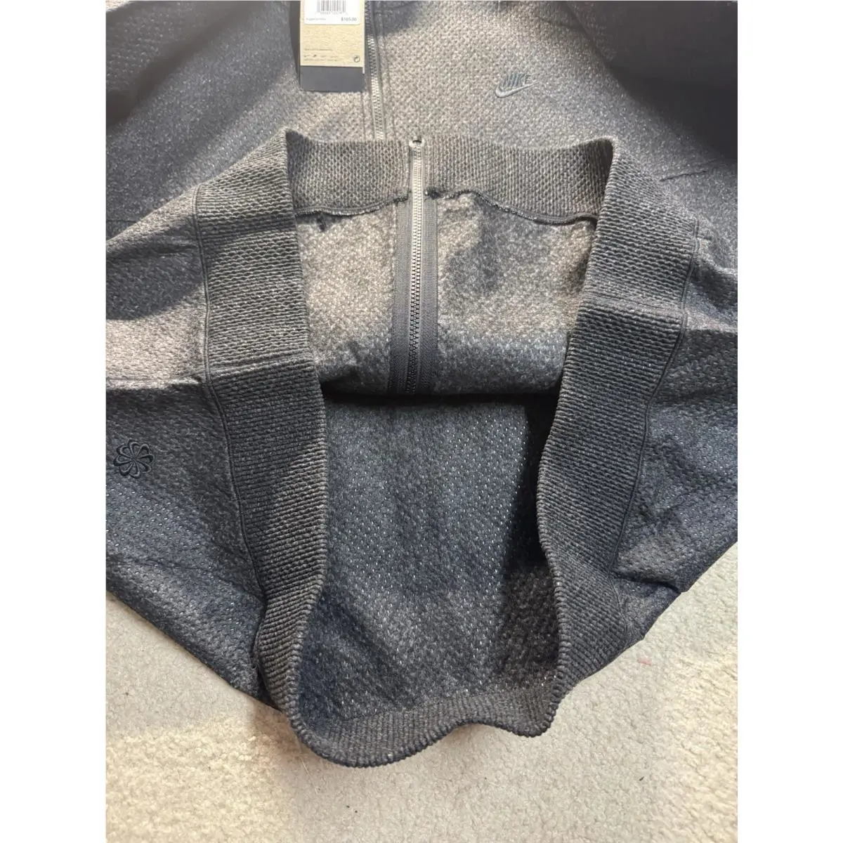 Nike clothing - Black (UPC: 196969124649) 4