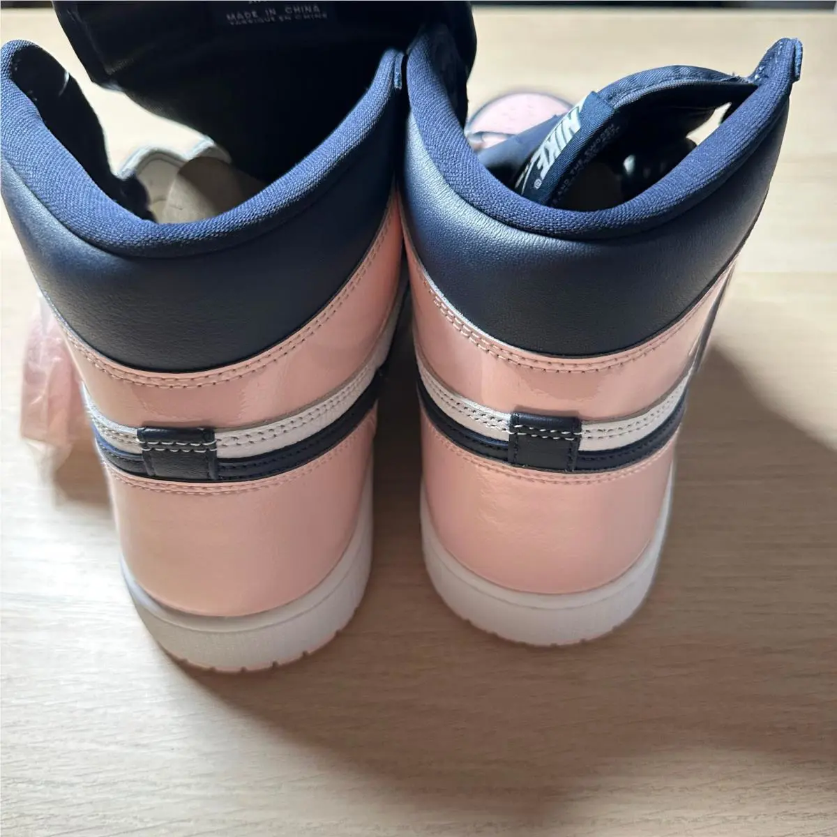 Nike shoes - Air Jordan 1 Retro High OG - Particle Beige Navy White 4