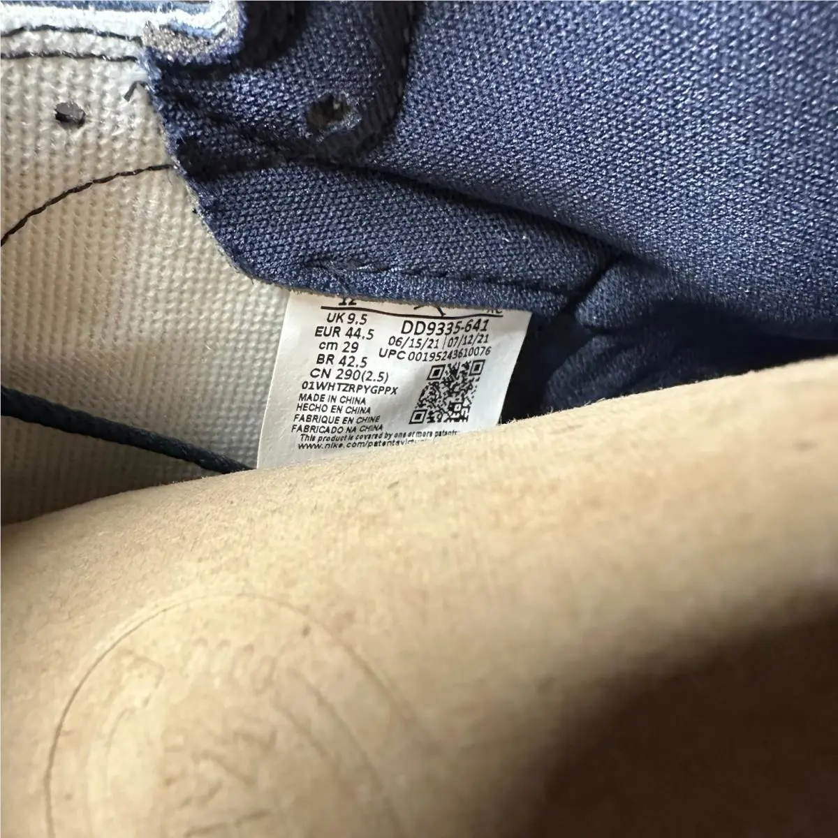 Nike shoes - Air Jordan 1 Retro High OG - Particle Beige Navy White 5