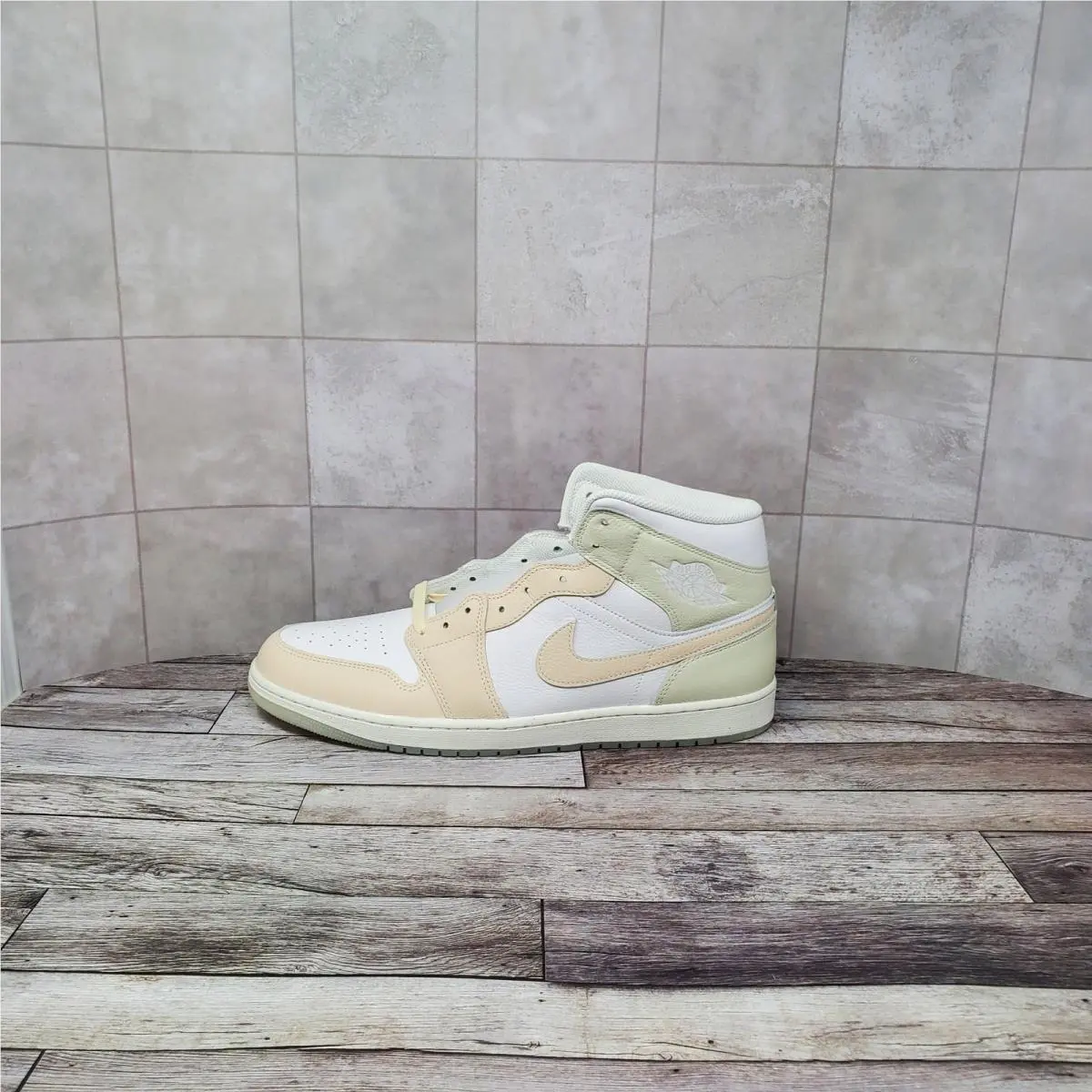 Nike shoes - Air Jordan 1 Mid SE - HJ6654-100 - Beige 3