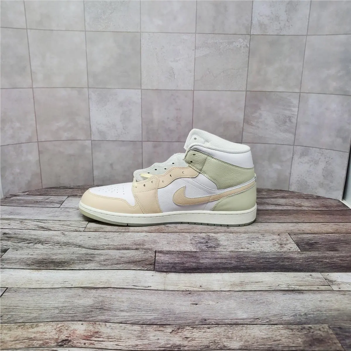 Nike shoes - Air Jordan 1 Mid SE - HJ6654-100 - Beige 7