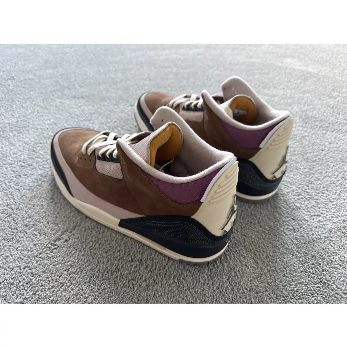 Nike shoes - Jordan 3 - Brown 4