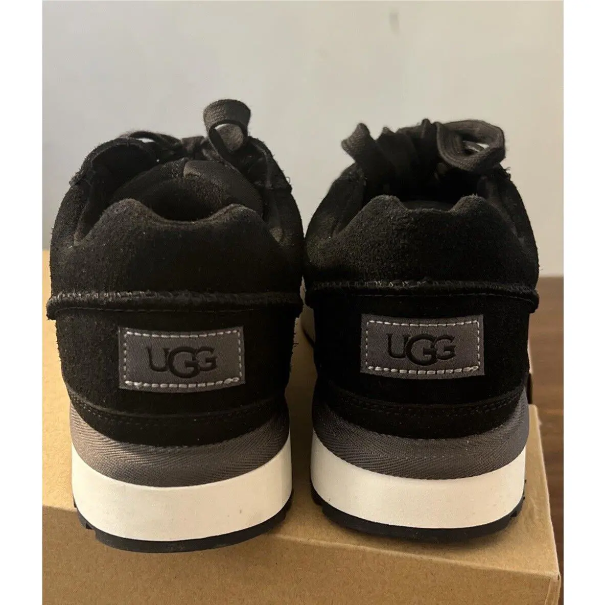 UGG shoes  - Black 3