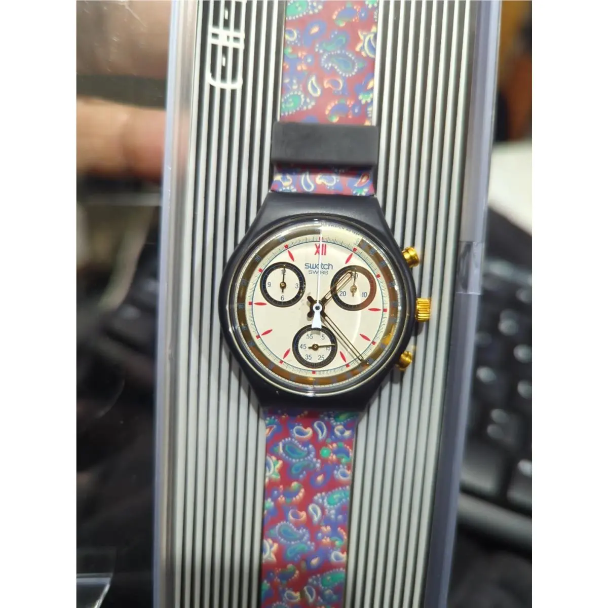 Swatch Chrono `award` SCB108 Watch 37mm Gold Magenta Blue Paisley 1990s