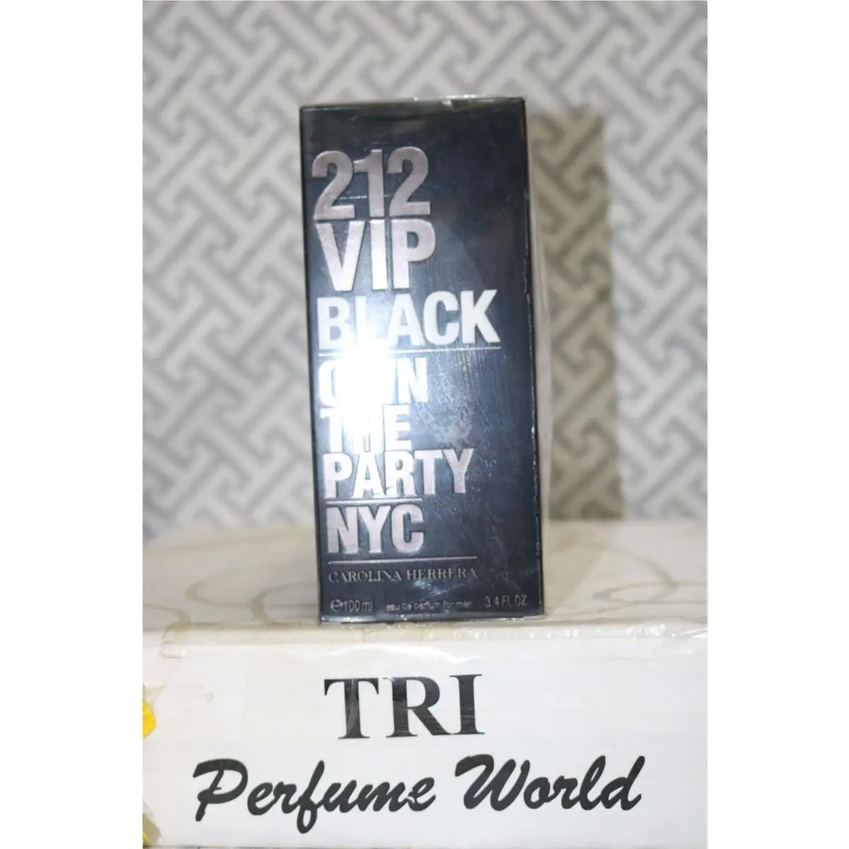 212 Vip Black Own The Party Nyc Carolina Herrera Eau de Parfum Men Spray 3.4 oz