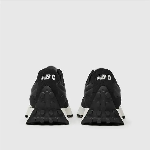 New Balance shoes - New Balance 327 - U327FB - Black 6