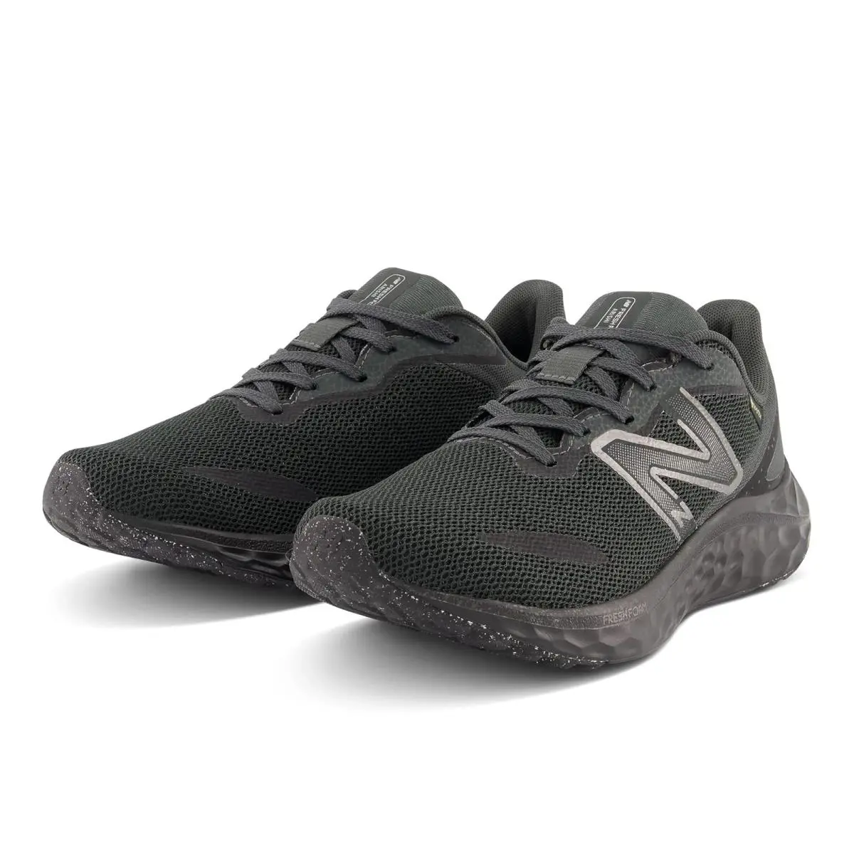 Woman`s Sneakers Athletic Shoes New Balance Fresh Foam Arishi v4 Gtx® - Black/Black