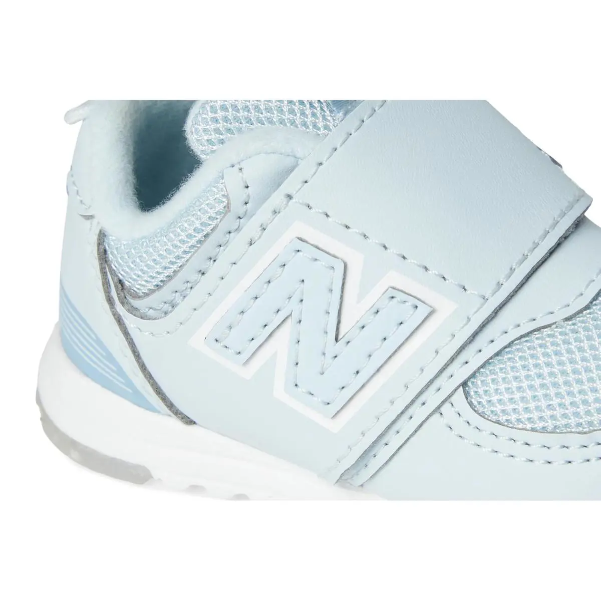 New Balance shoes - Black/Gold 25