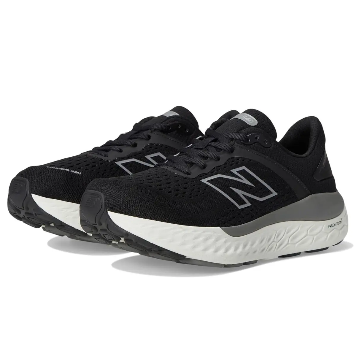 New Balance shoes - Black/White 6