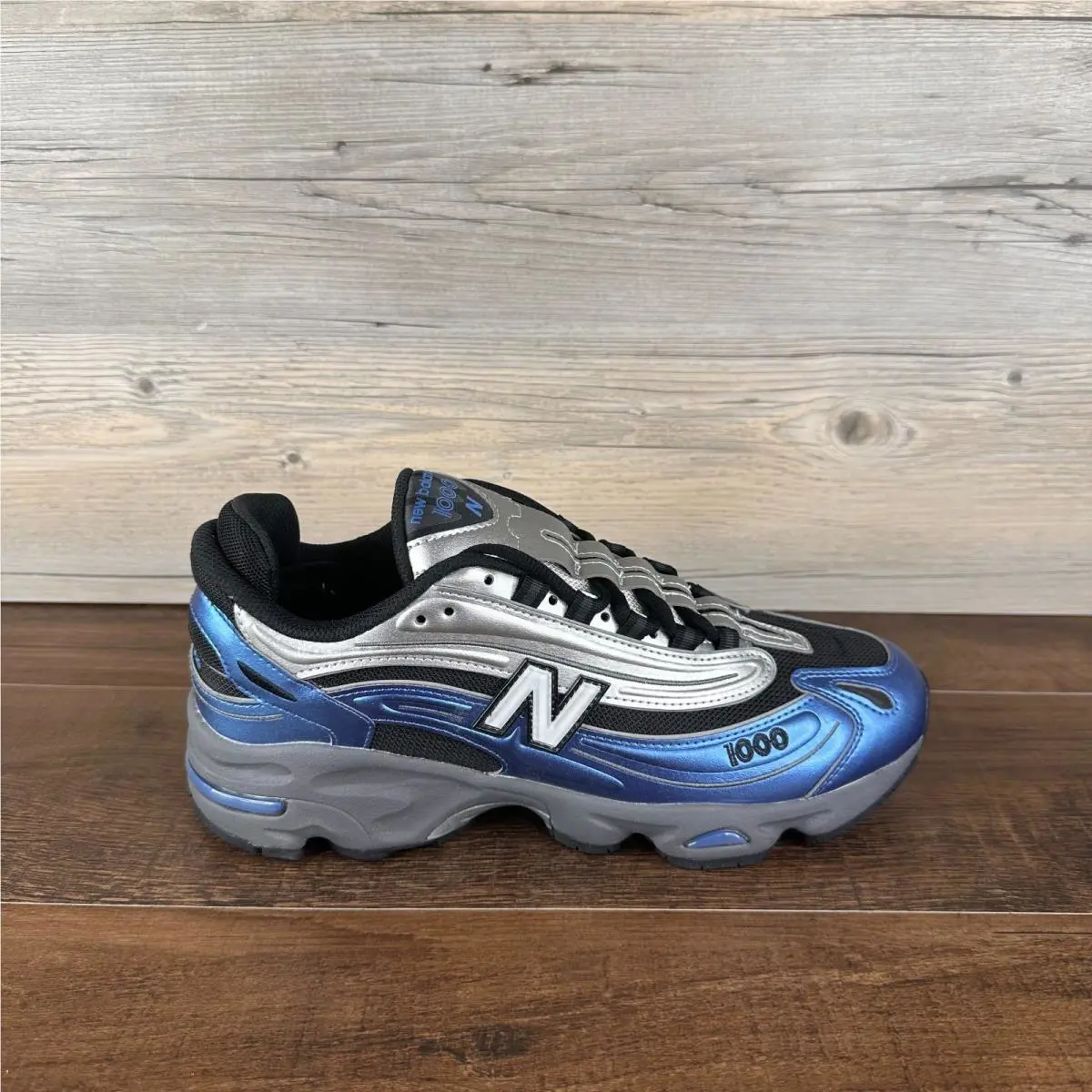 New Balance shoes  - Silver 1