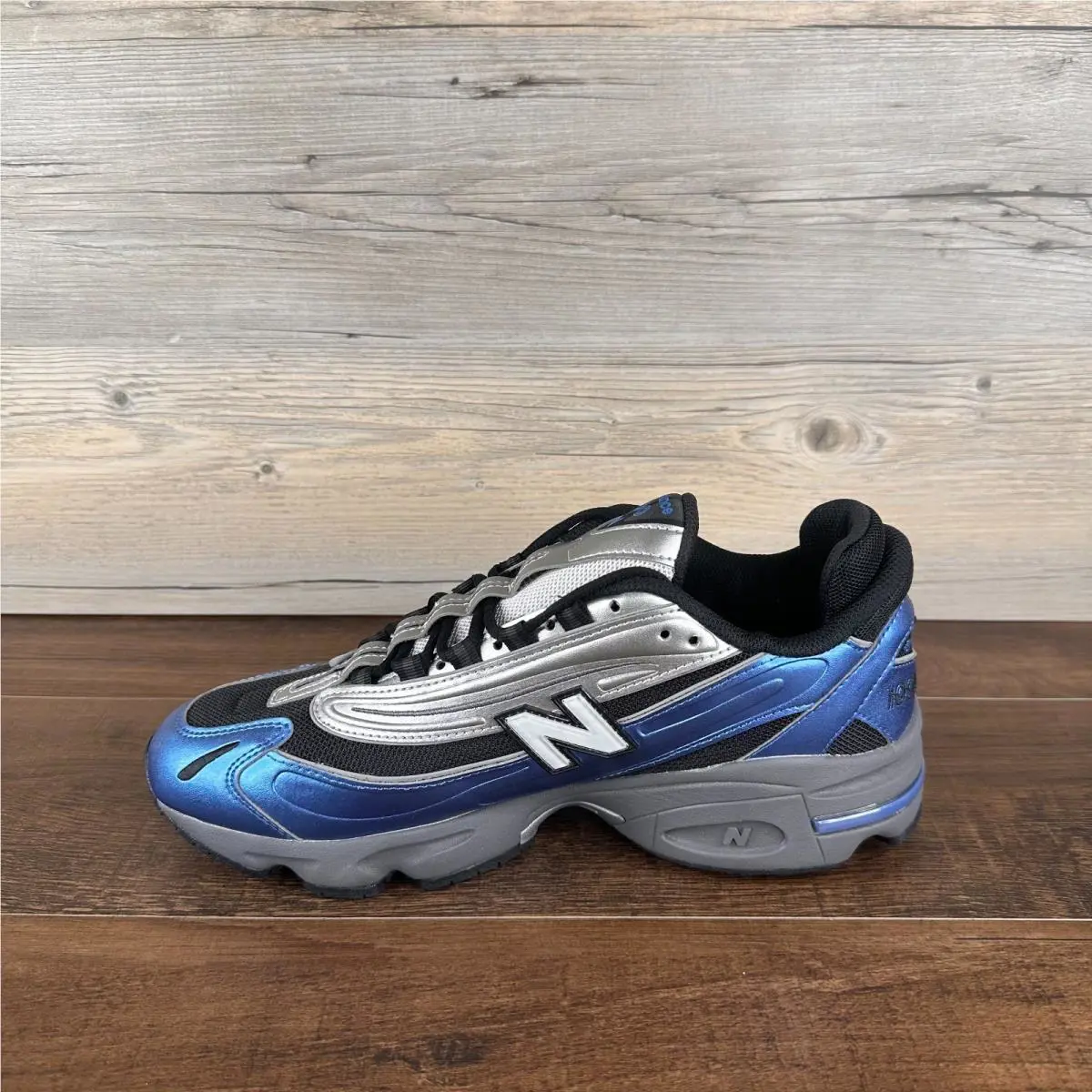 New Balance shoes  - Silver 5