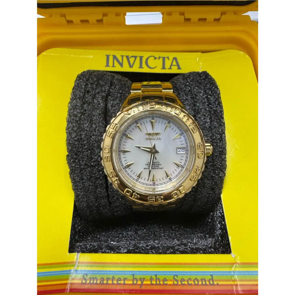 Invicta Pro Diver Automatic Women’s Watch with Mother Pearl Dial 38 mm 23141