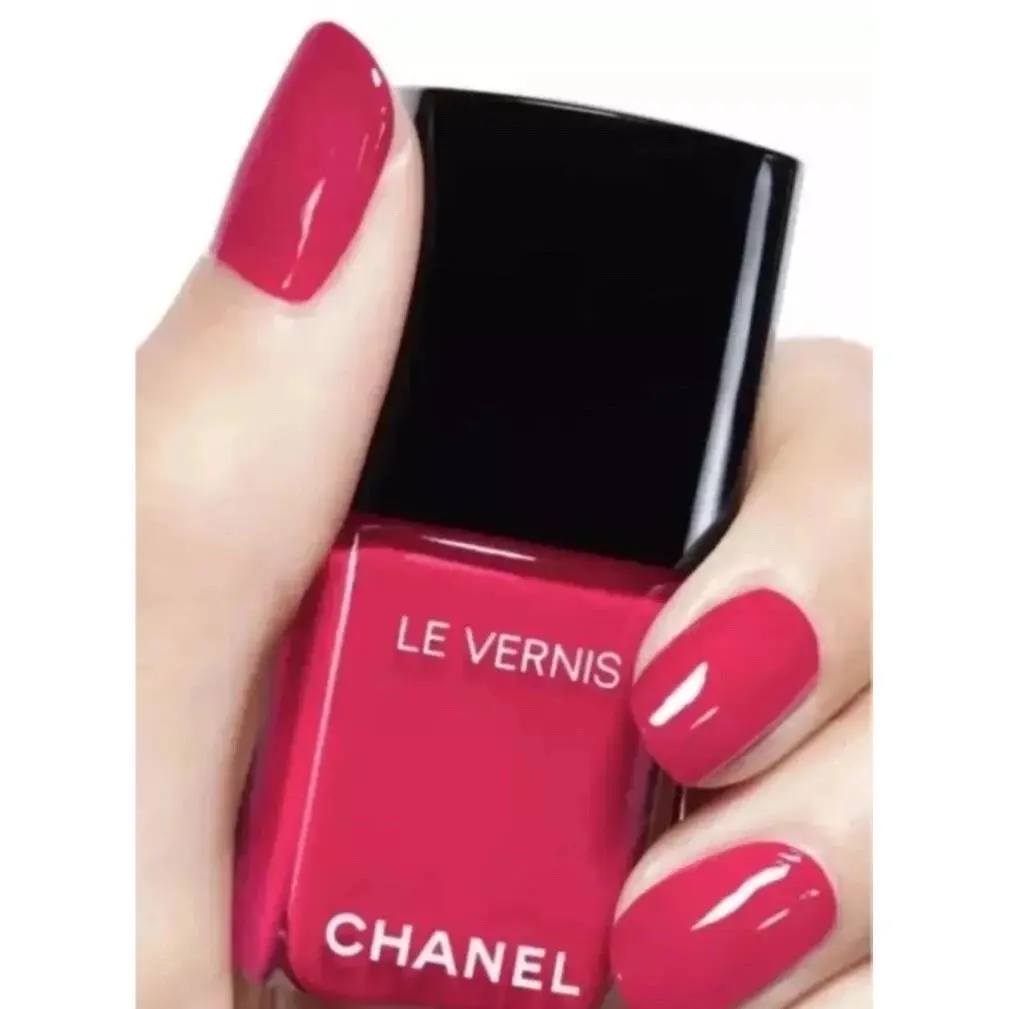 Chanel LE Vernis Nail Colour 143 - Diva
