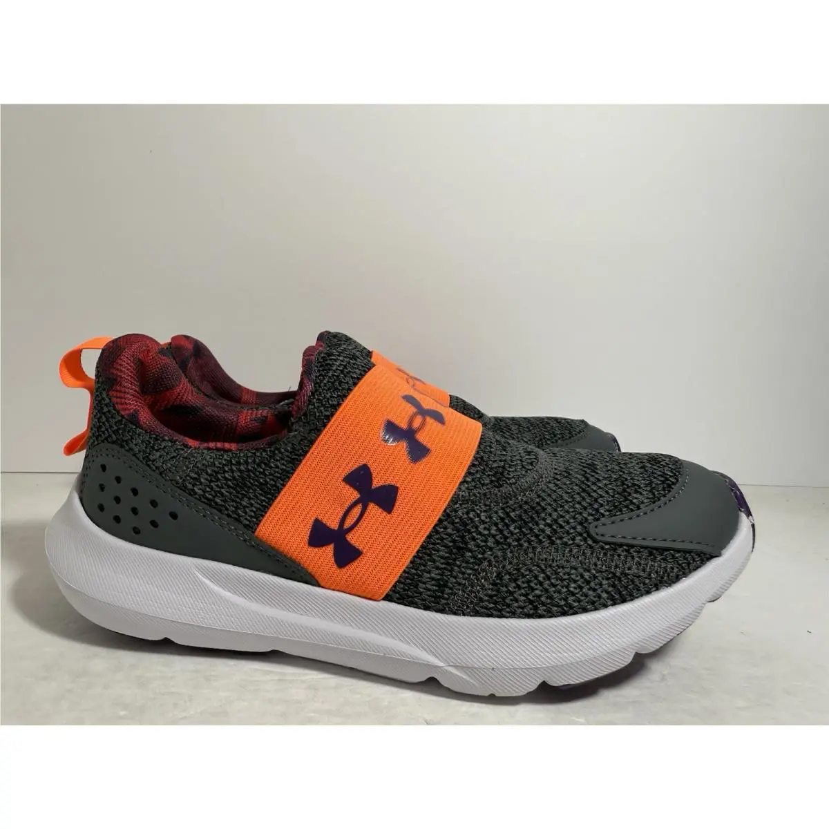 Under Armour shoes - Under Armour Surge 3 - Surge - Gray 2