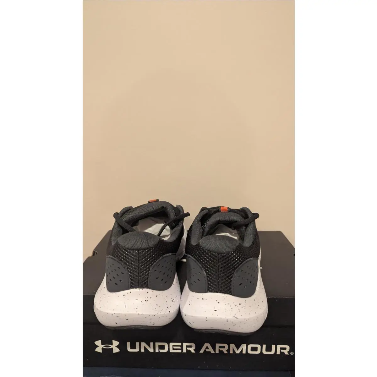 Under Armour shoes - Black / Anthracite / Ares Red 1