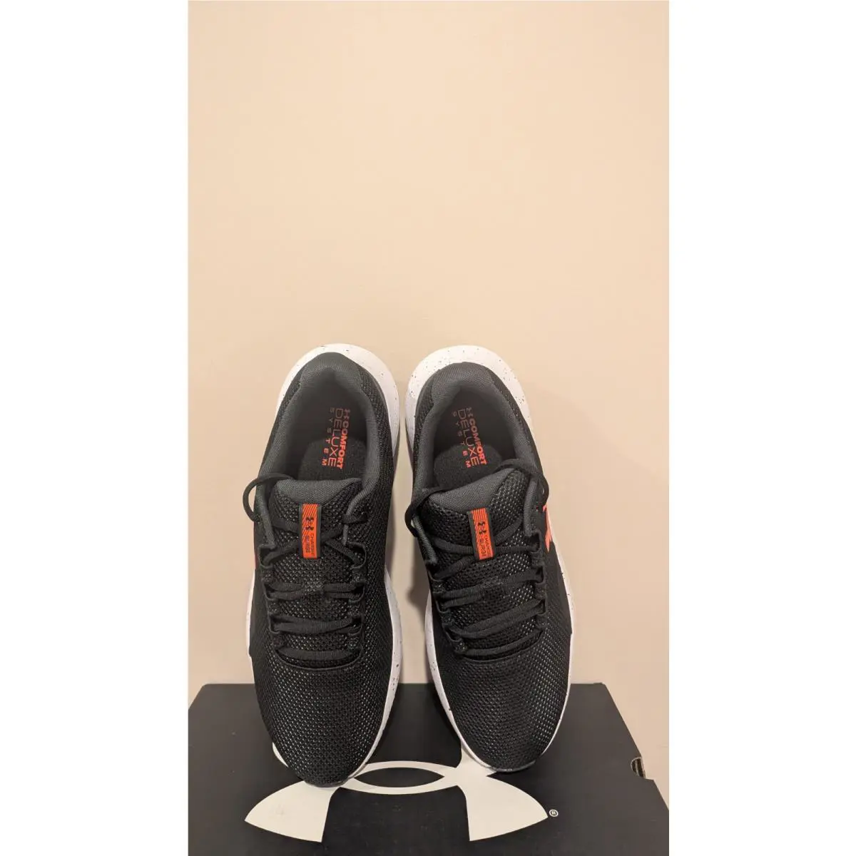 Under Armour shoes - Black / Anthracite / Ares Red 2