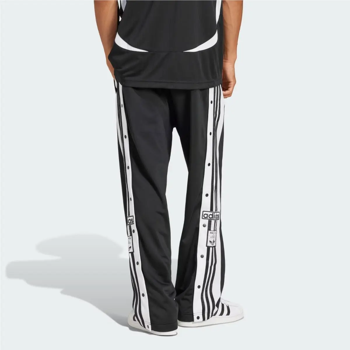 Adidas clothing - adidas Originals - Originals - JP3760 - Black 4