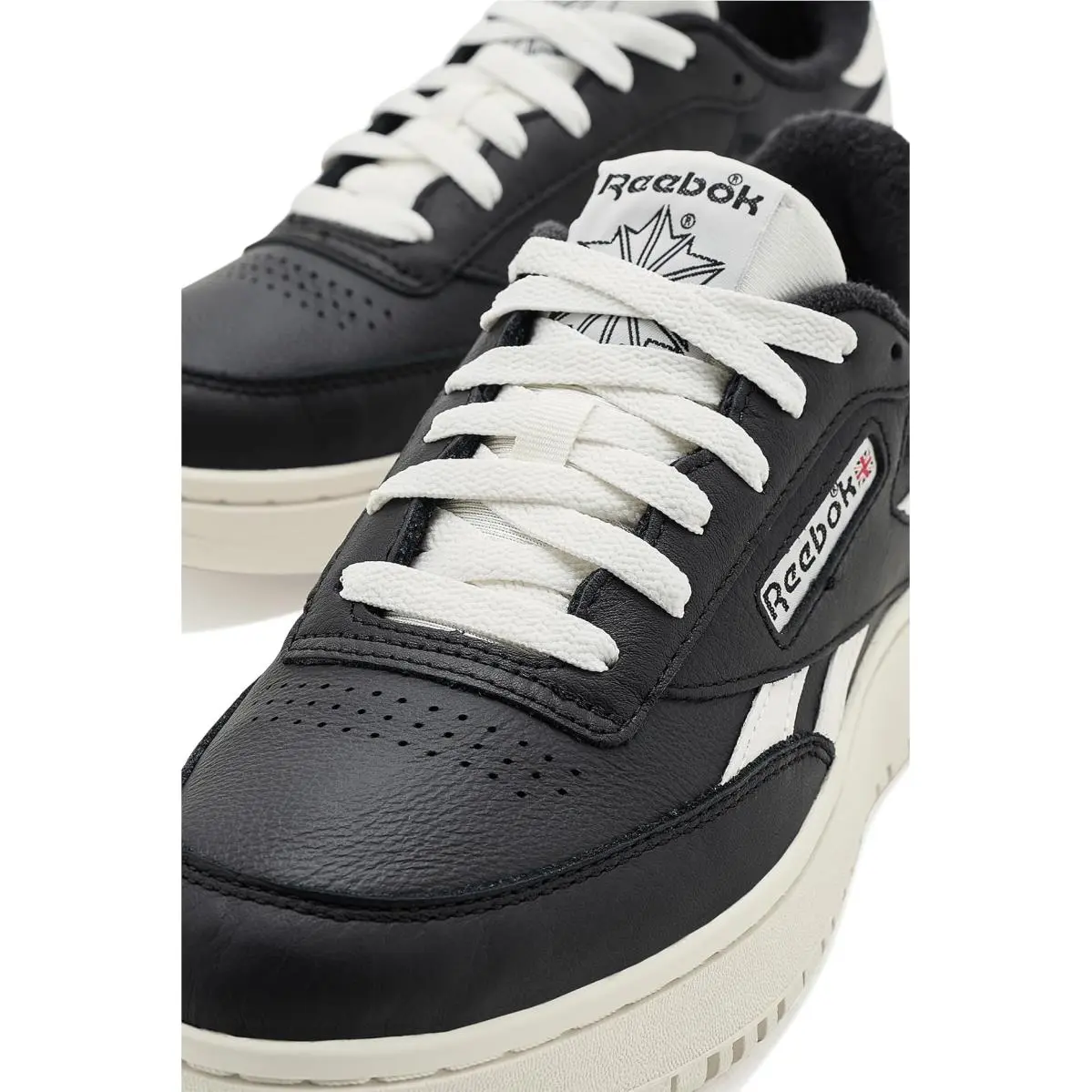 Reebok shoes - Black/Black/Chalk 4