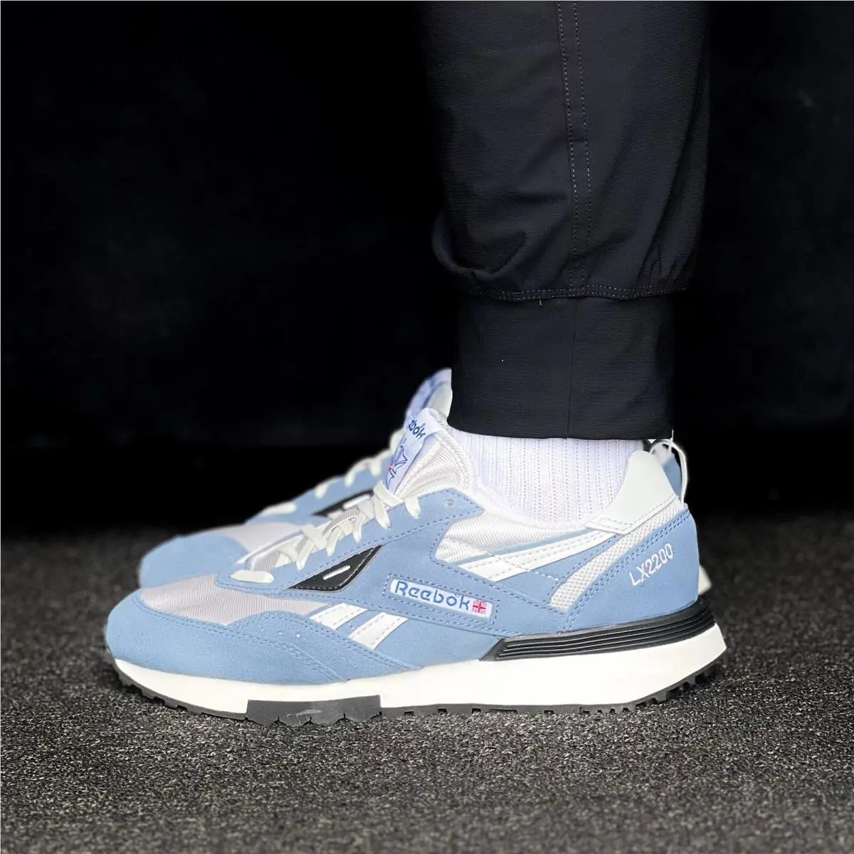 Reebok shoes - Reebok LX2200 - Reebok LX2200 - Blue 2