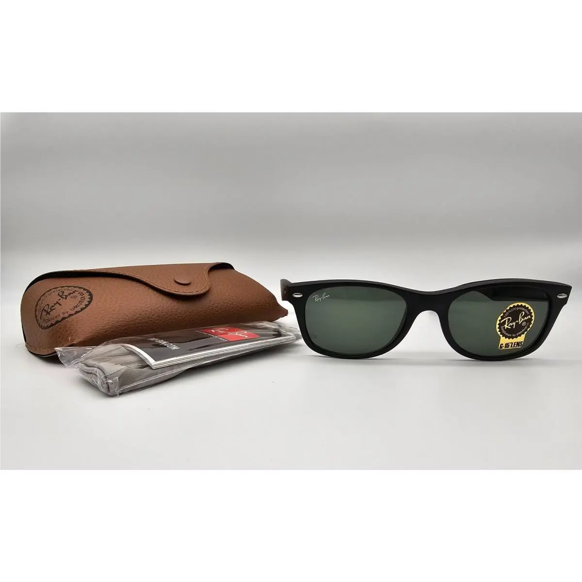 Ray-ban New Wayfarer Wayfarer 52-18mm Rubber Black Sunglasses with G-15 Green Lenses