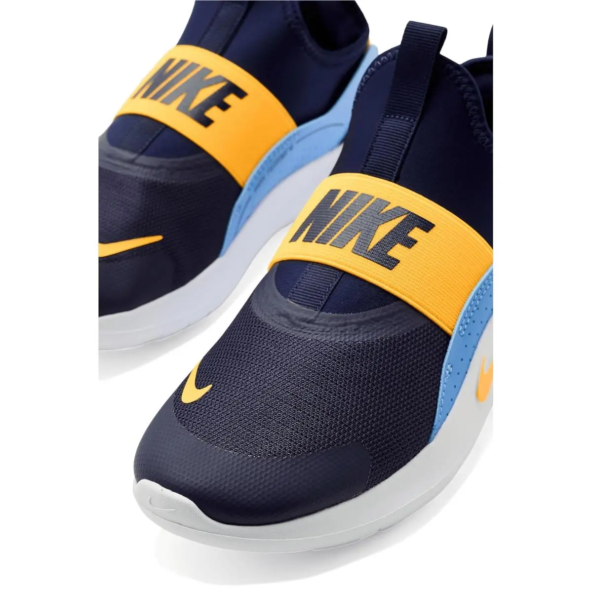 Nike shoes - Black/Black/White 60
