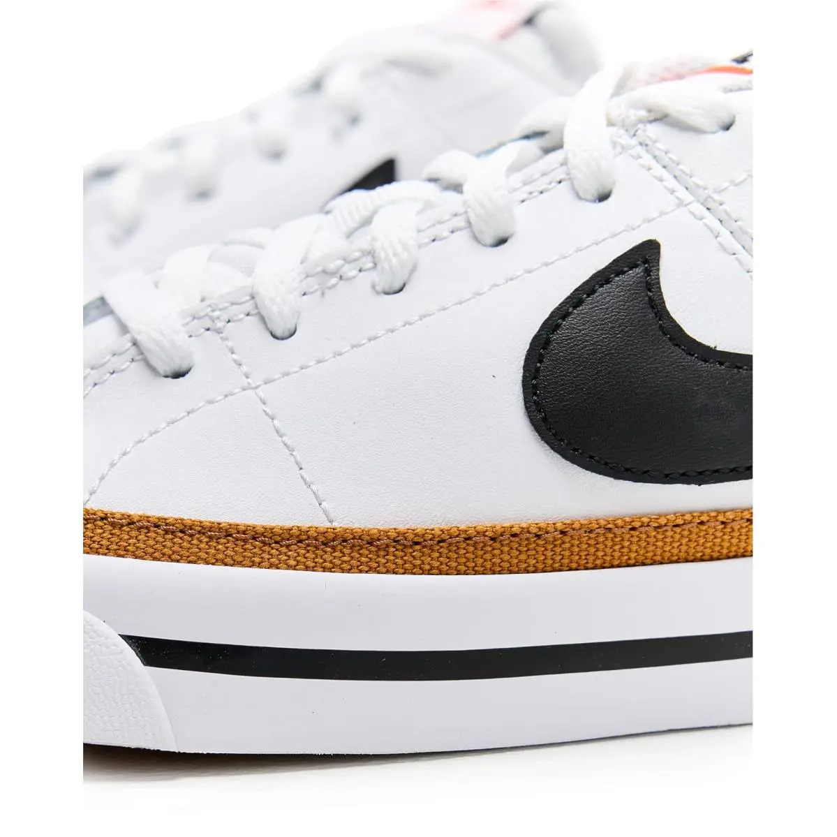 Nike shoes  - Black/White/Gum Light Brown 18