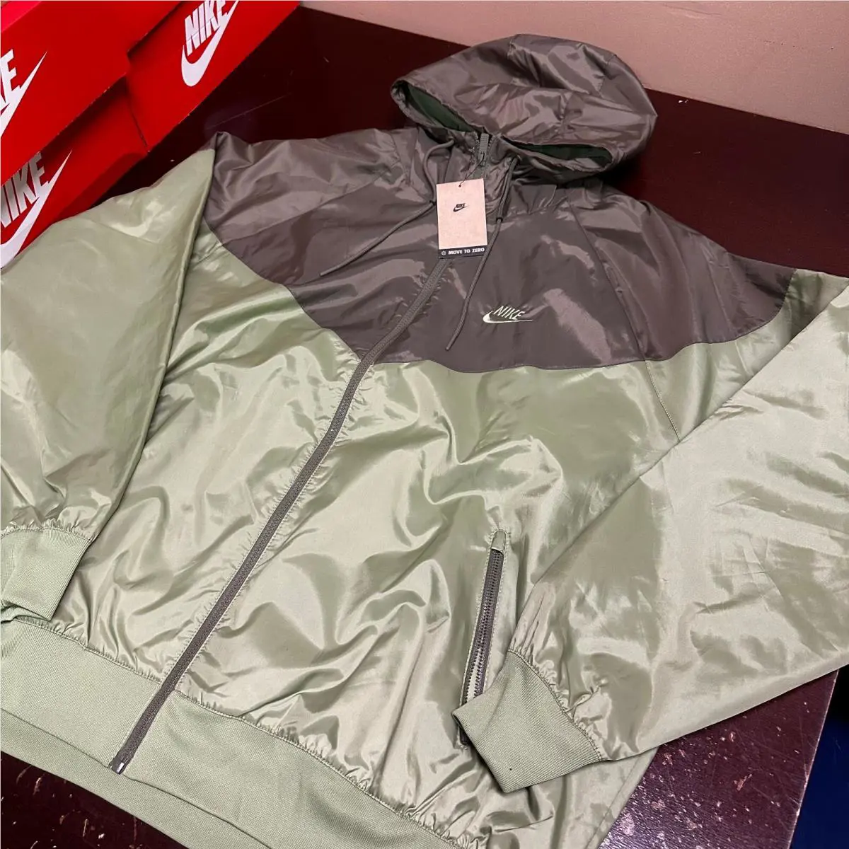 Nike clothing - Nike Sportswear - Sportswear - DA0001-334 - Green 1