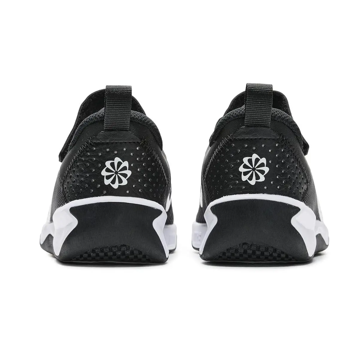 Nike shoes - Black/White 5