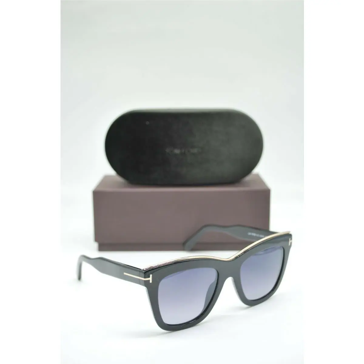 Tom Ford TF 685 01C Black Gray Gradient Sunglasses 52-20