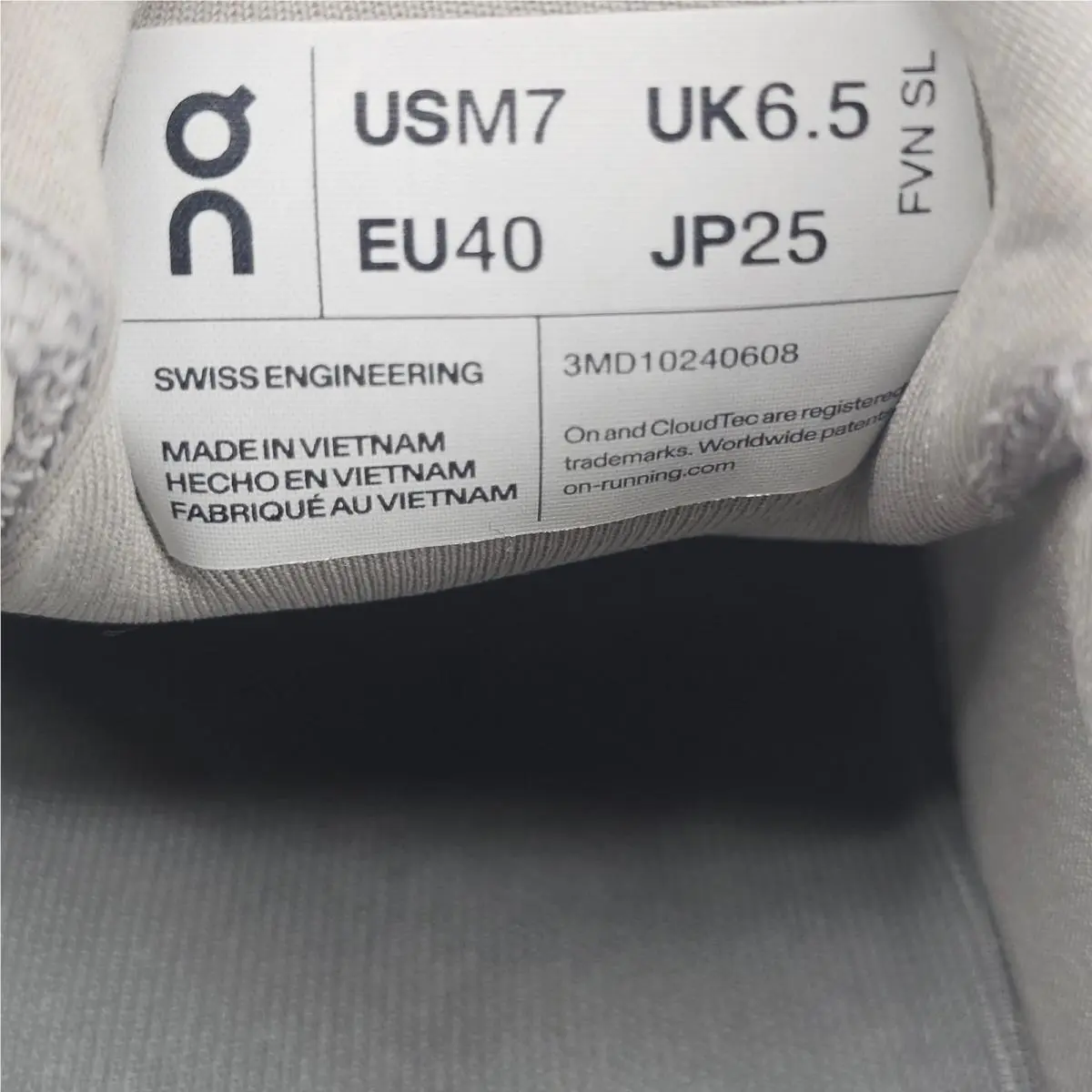 On-Running shoes - 3MD10240608 - 3MD10240608 - Black (UPC: 7615537001418) 7