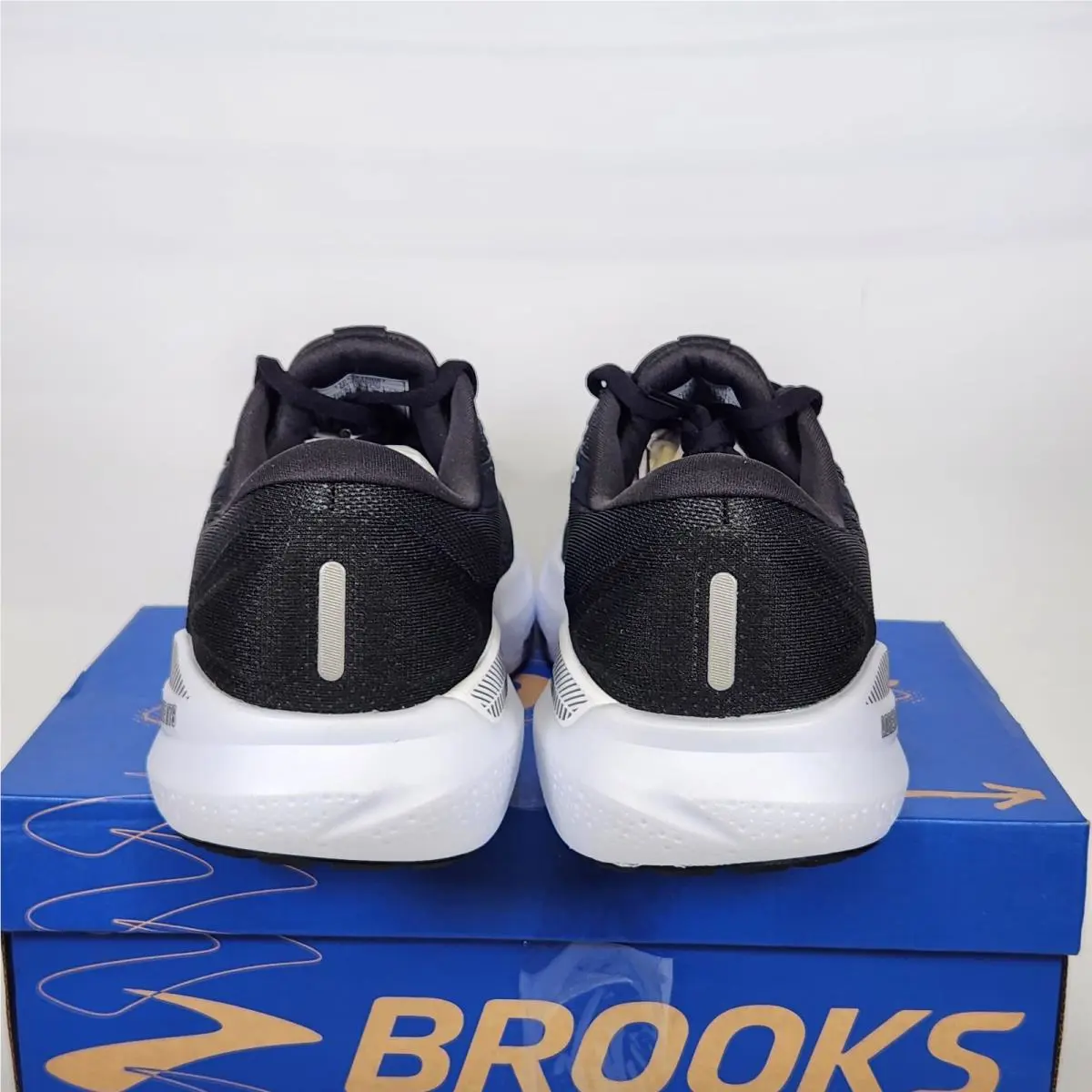 Brooks shoes - Brooks Adrenaline GTS 24 - Adrenaline GTS - Black 2