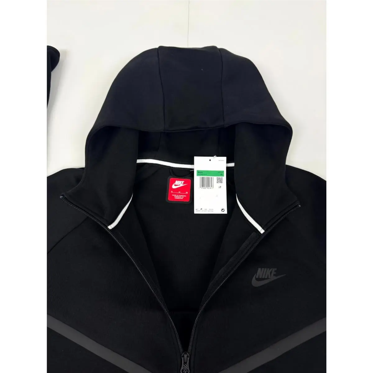 Nike clothing - HV0949-010 - HV0949-010 - Black (UPC: 197602921847) 1