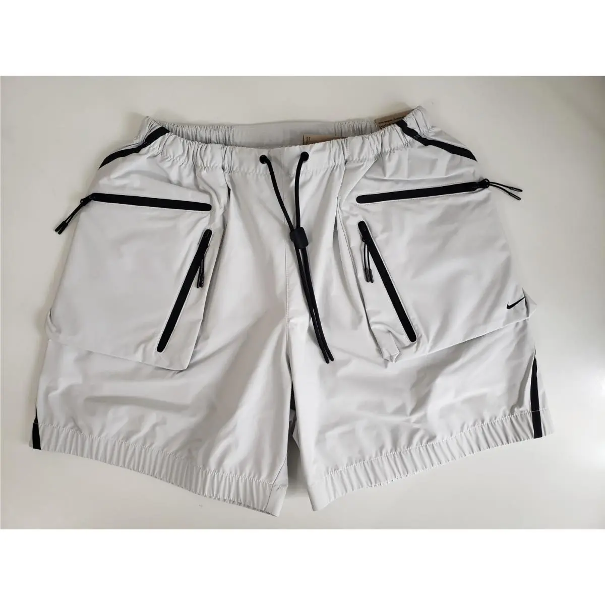 Nike Tech Men`s Super Lightweight Shorts HJ2946-121 Summit White/black Size S